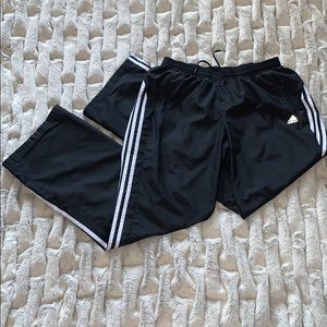 🏃🏻‍♀️🏃🏻‍♀️Sporty Adidas Black Track Pants